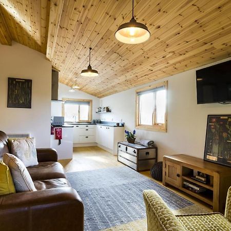 Laurel Lodge - 2 Bedroom Log Cabin - St Florence Saint Florence Extérieur photo