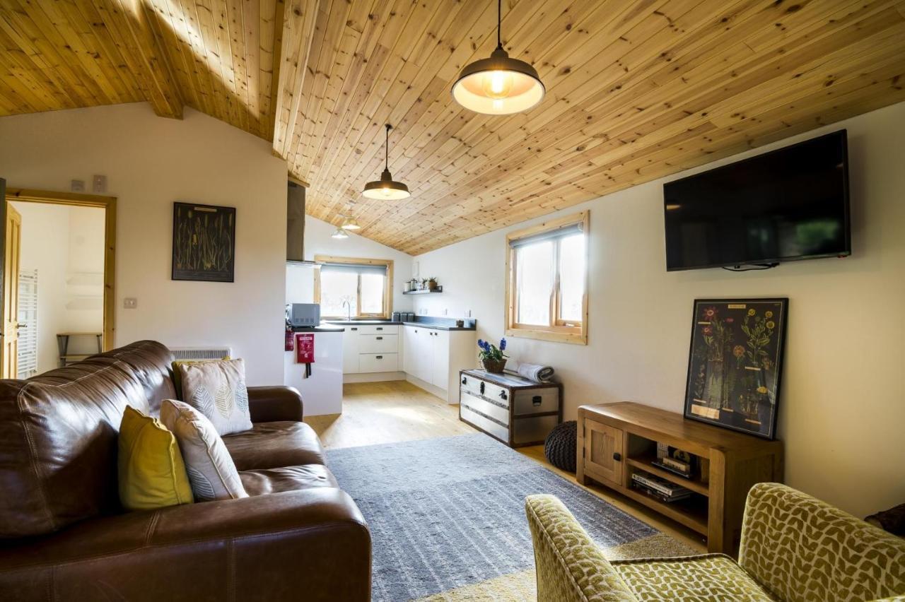 Laurel Lodge - 2 Bedroom Log Cabin - St Florence Saint Florence Extérieur photo