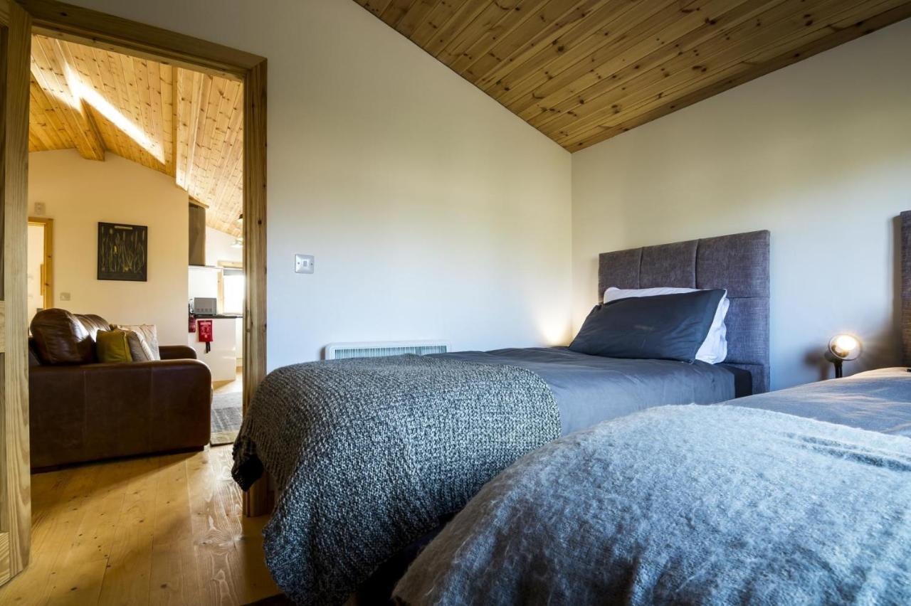 Laurel Lodge - 2 Bedroom Log Cabin - St Florence Saint Florence Extérieur photo