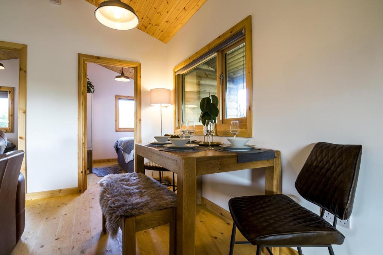 Laurel Lodge - 2 Bedroom Log Cabin - St Florence Saint Florence Extérieur photo