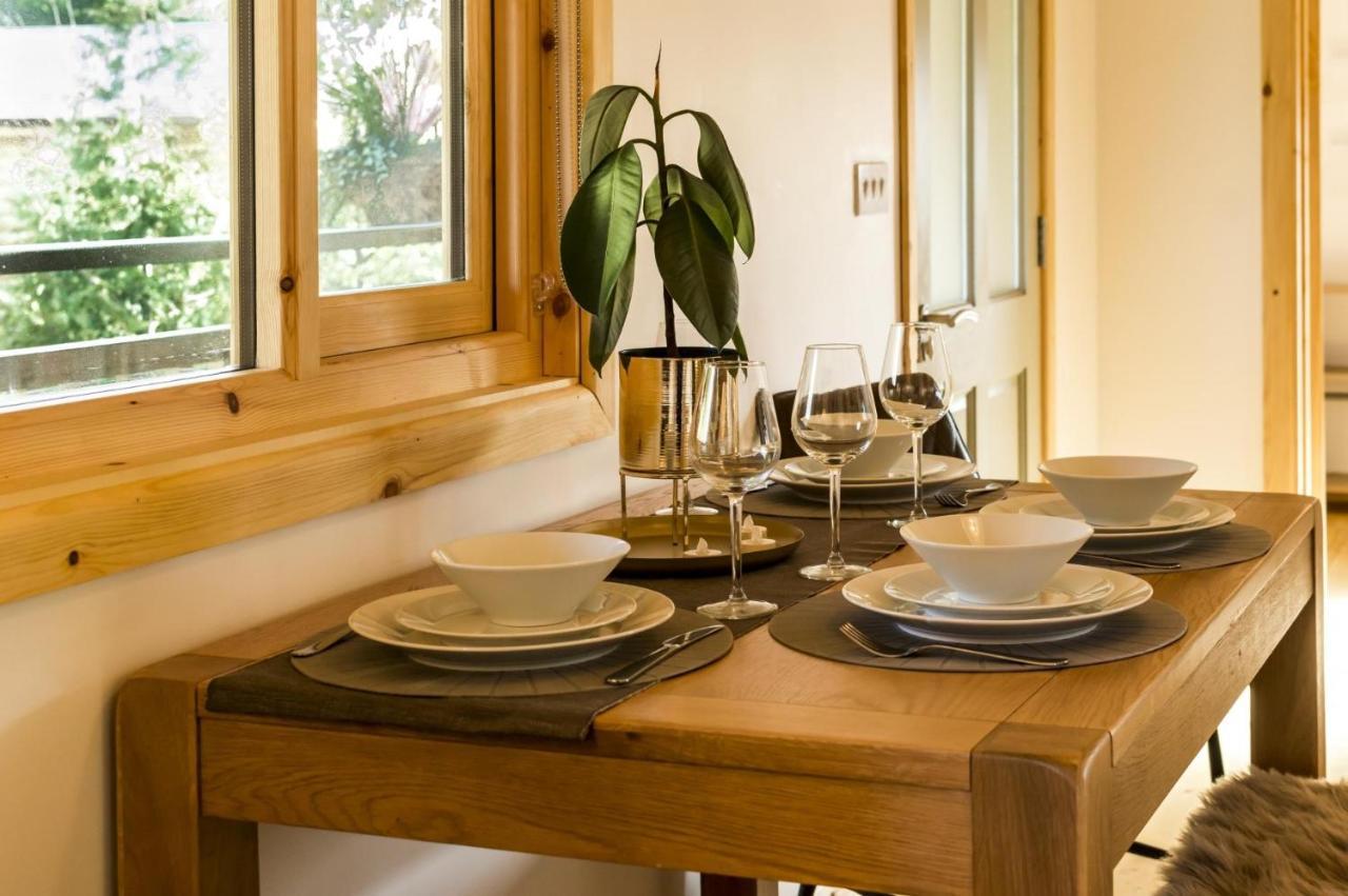 Laurel Lodge - 2 Bedroom Log Cabin - St Florence Saint Florence Extérieur photo